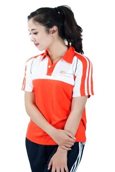 Đồng phục học sinh sinh viên – Đồng phục thể dục áo thun cổ trụ màu cam phối trắng, quần xanh đen 3 sọc trắng 22